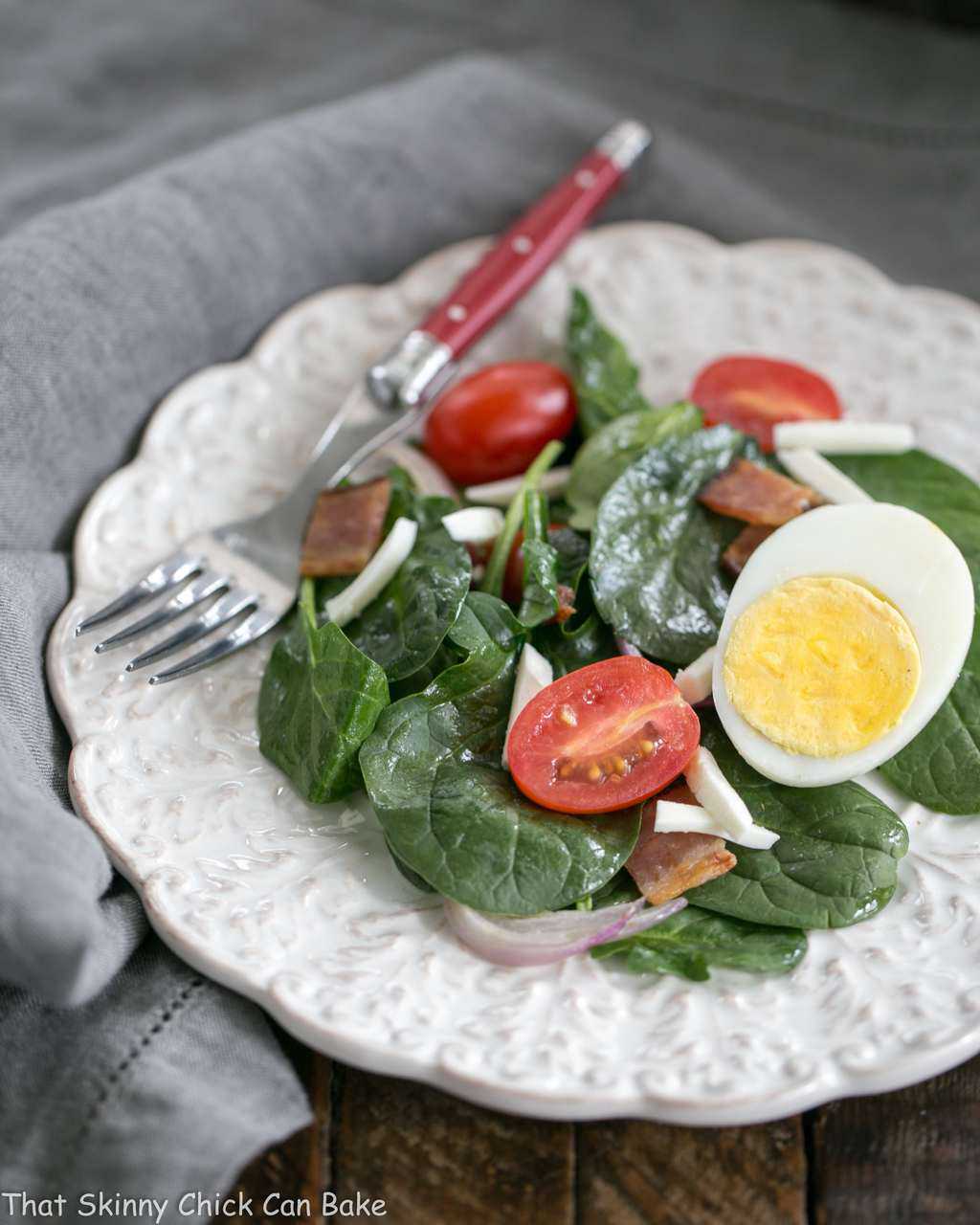 Easy Spinach Salad with Bacon, Eggs and Tomatoes #SundaySupper