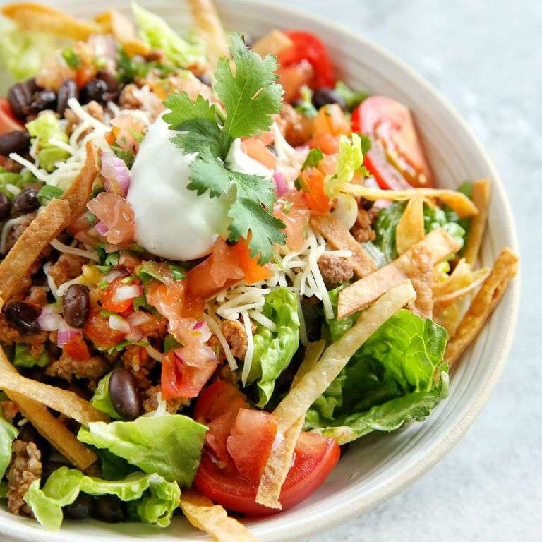 Easy Weeknight Taco Salad â The Daily Swag