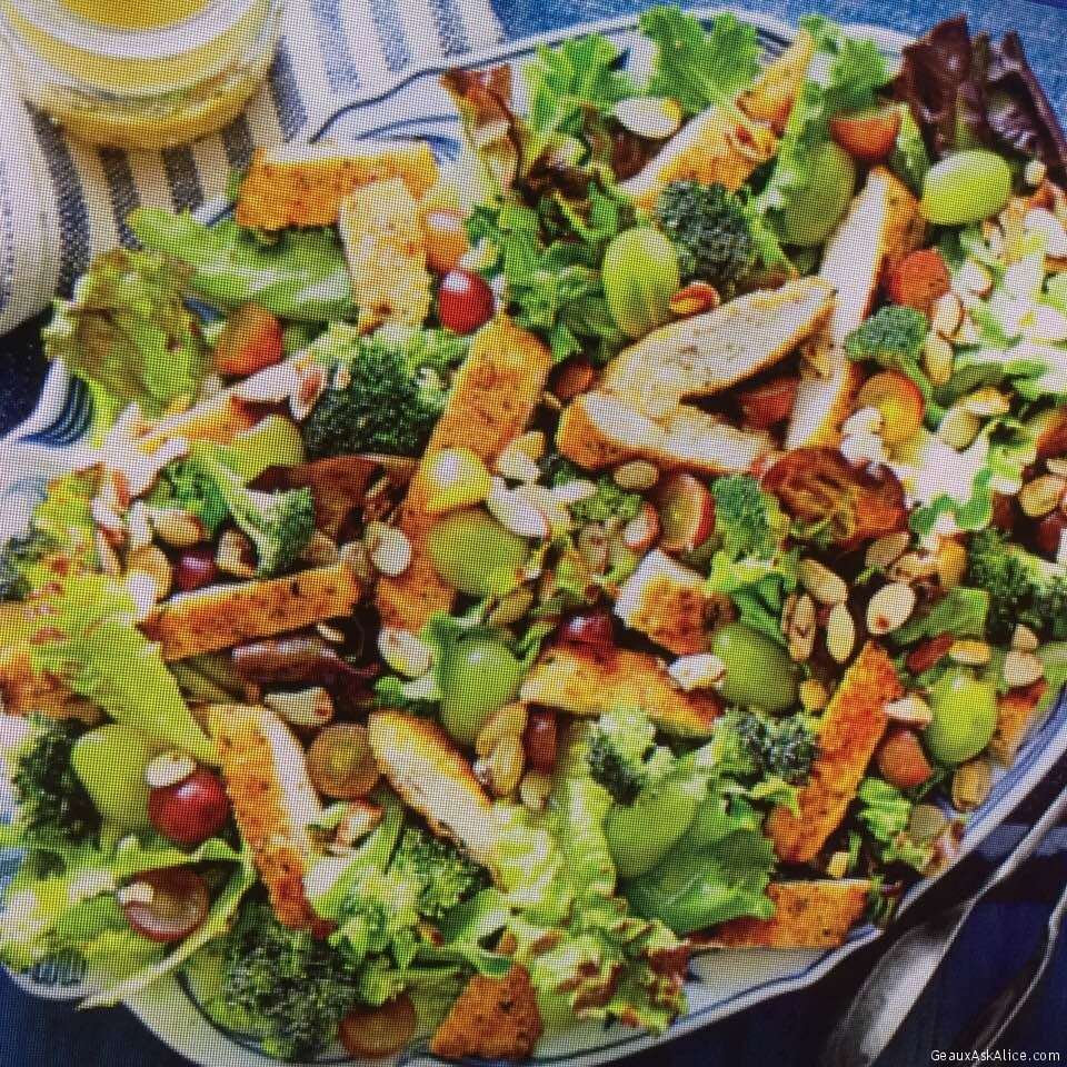 Gorgeous Chicken Salad with Grapes, Almonds and Broccoli ...