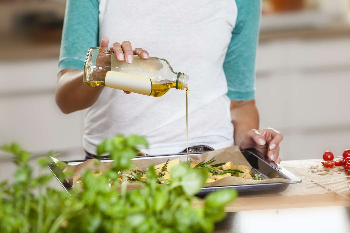 How To Get Olive Oil Out of Clothes, According To an ...