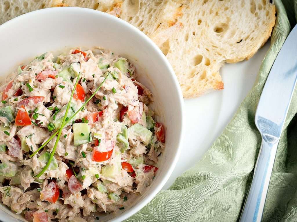 How to Make a Healthy Tuna Salad Recipe