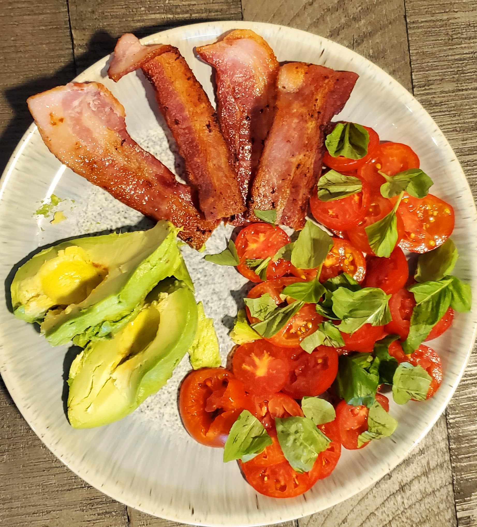 Keto Avocado, Tomato, and Bacon Salad
