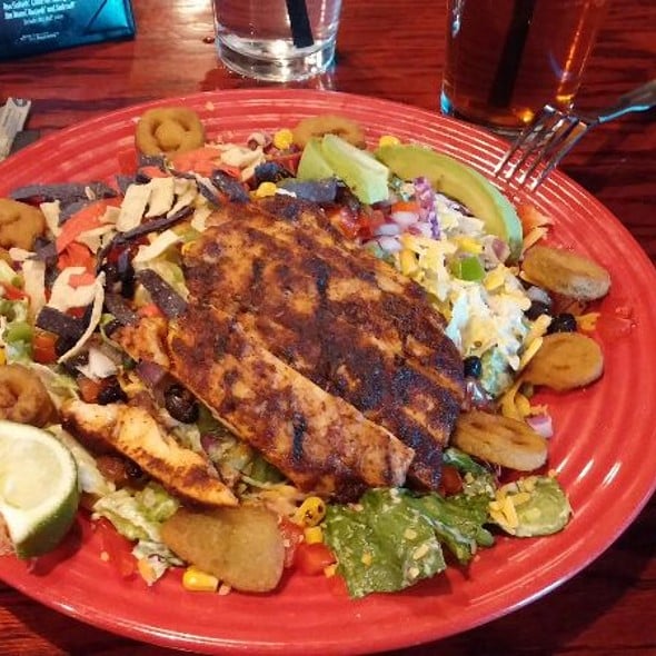 red robin grilled chicken salad nutrition facts