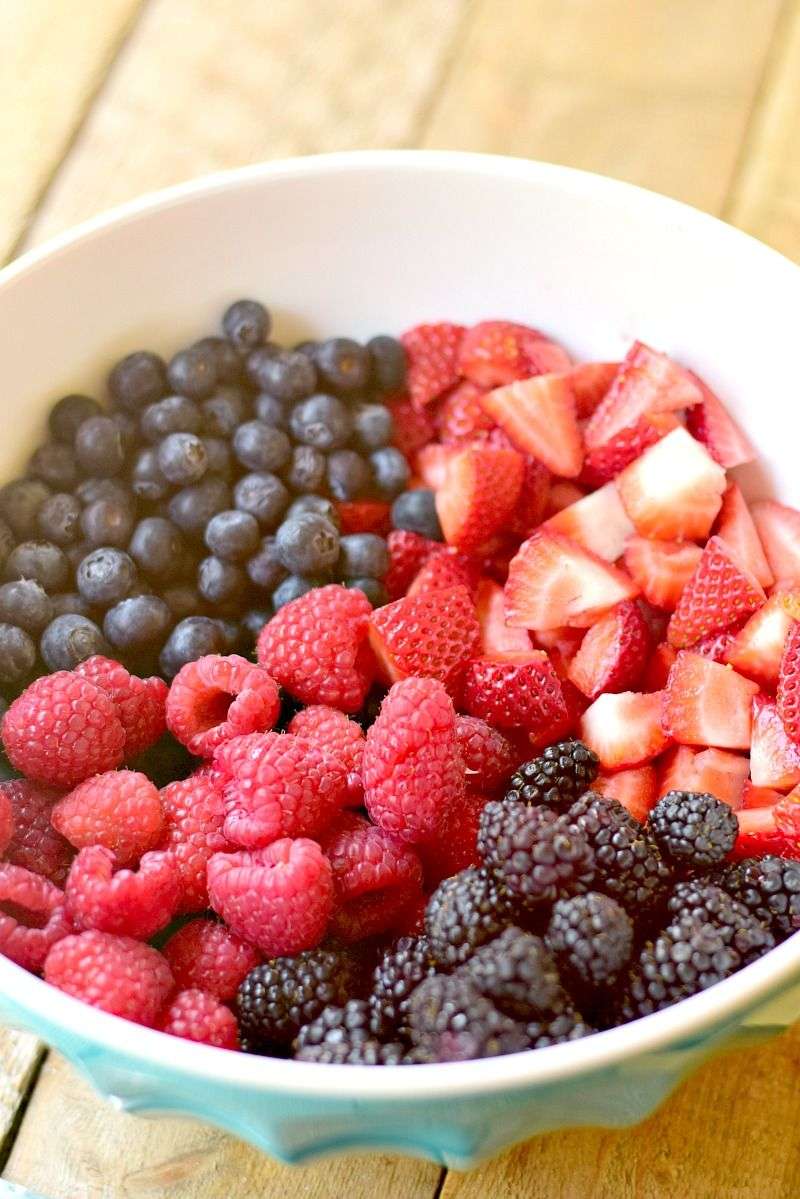 This fresh mixed berry salad recipe is ridiculously easy ...