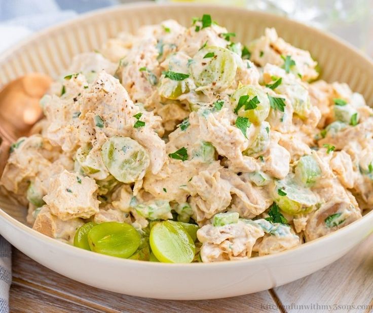 This incredibly Easy Chicken Salad with Grapes is a simple and ...